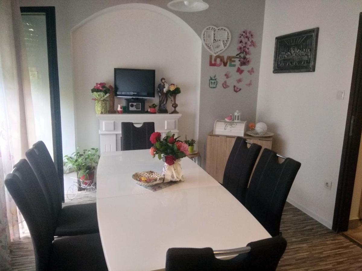 Marina Gloria Apartment Zadvorsko Luaran gambar